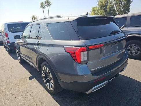 Used 2025 Ford Explorer Platinum w/ LUX Leather Package AWD/4WD image 4