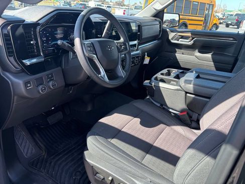 Used 2025 Chevrolet Silverado 1500 RST RWD image 9