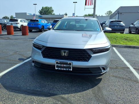 Used 2023 Honda Accord EX image 5