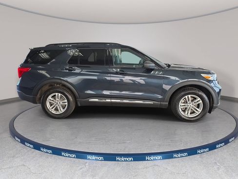 Certified 2023 Ford Explorer XLT w/ Equipment Group 202A AWD/4WD image 4