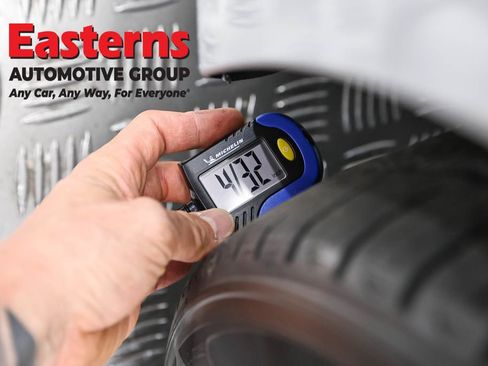 Used 2018 Tesla Model 3 Long Range image 23