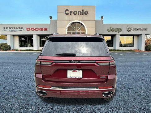 Used 2023 Jeep Grand Cherokee Overland RWD image 4