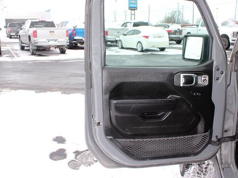 Used 2022 Jeep Wrangler Unlimited Sport image 25