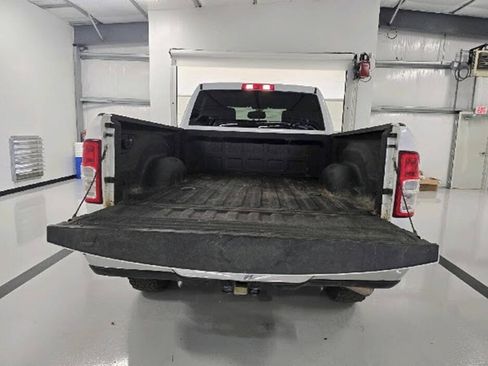 Used 2024 RAM 2500 Tradesman w/ Chrome Appearance Group AWD/4WD image 8