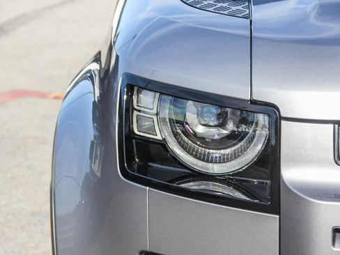 Used 2023 Land Rover Defender 130 SE image 10