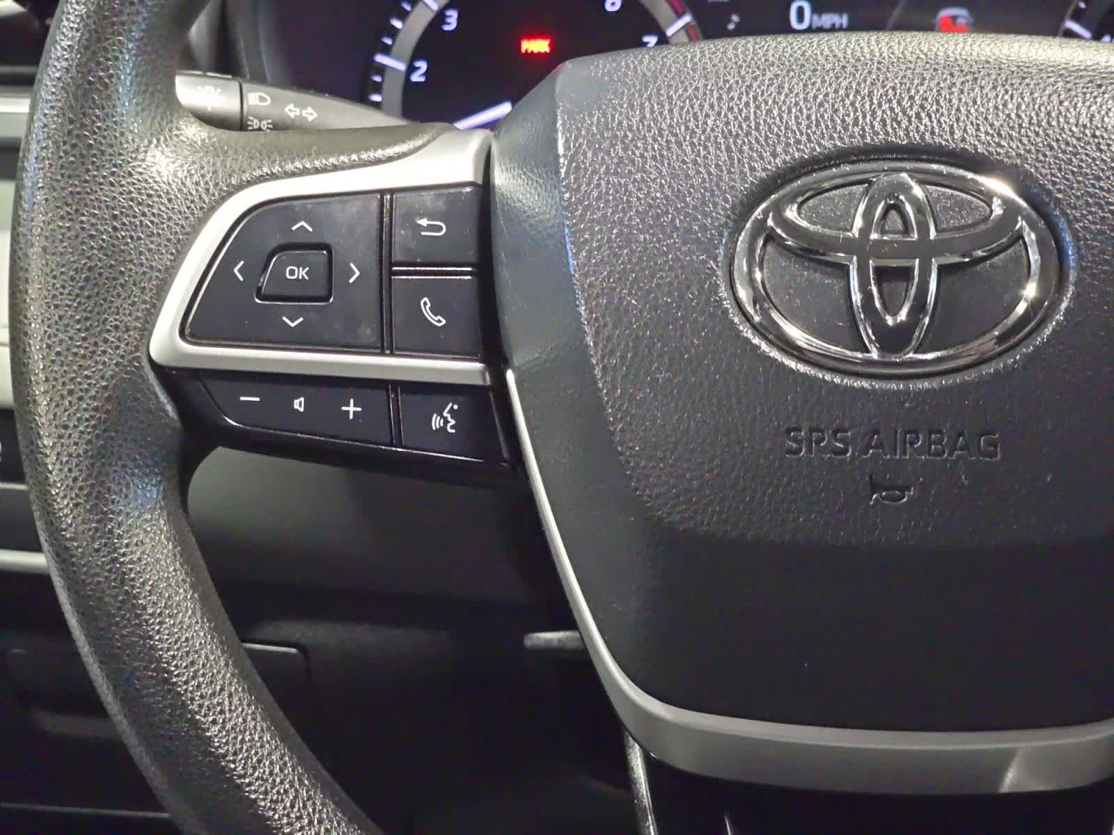 Used 2023 Toyota Highlander L AWD/4WD image 43