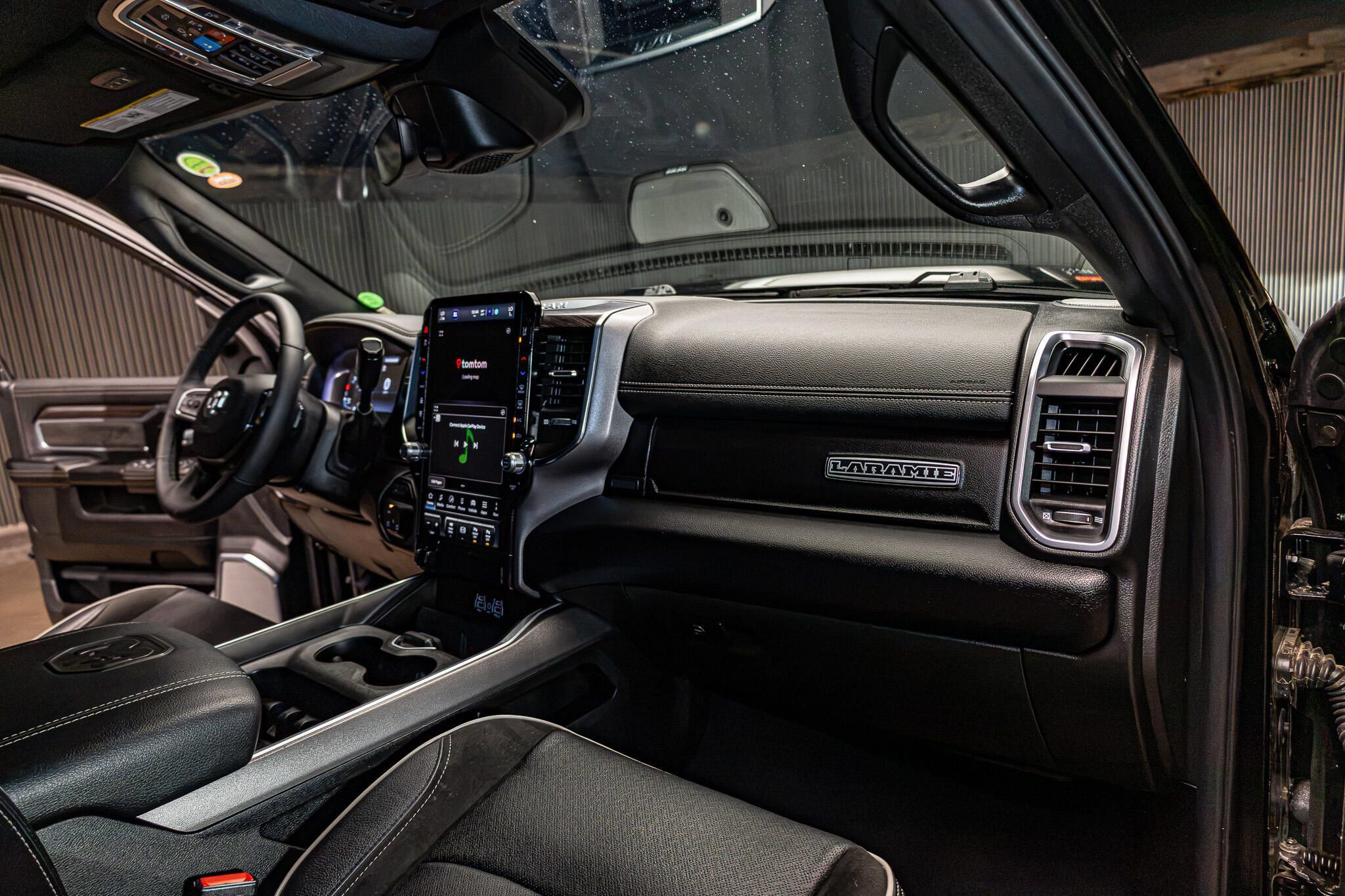 Used 2026 RAM 2500 Laramie AWD/4WD image 16