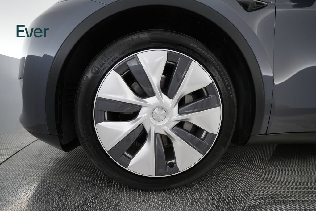 Used 2023 Tesla Model Y Long Range AWD/4WD image 19