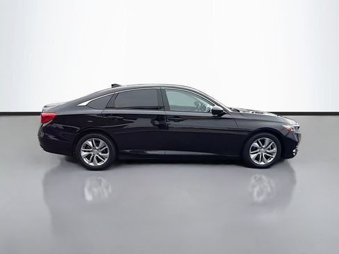 Used 2018 Honda Accord LX image 4