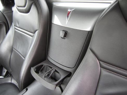 Used 2006 Pontiac Solstice Convertible w/ Premium Package image 19