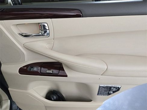 Used 2015 Lexus LX 570 4WD image 23