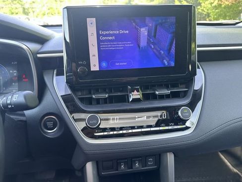 Used 2023 Toyota Corolla Cross XLE w/ Convenience Package AWD/4WD image 15