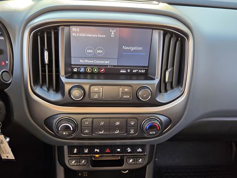 Used 2022 Chevrolet Colorado Z71 w/ Safety Package image 19