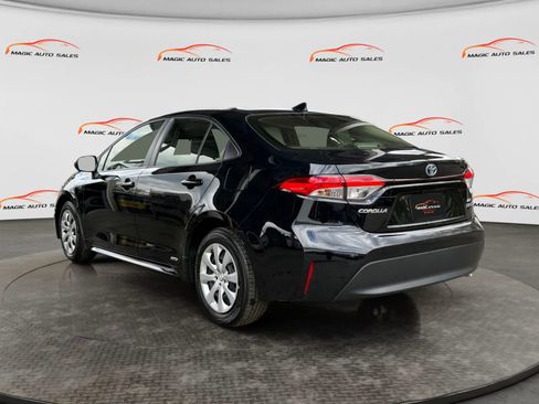 Used 2023 Toyota Corolla LE AWD/4WD image 6