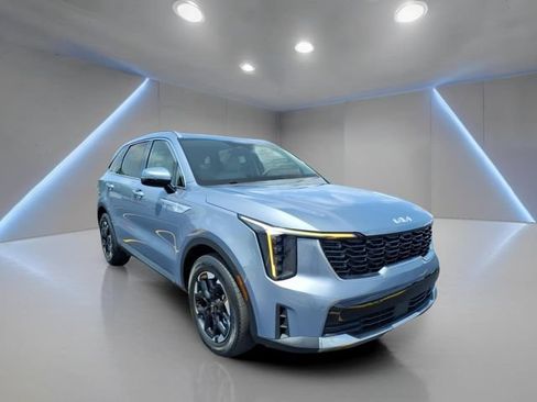 Used 2025 Kia Sorento S FWD image 23