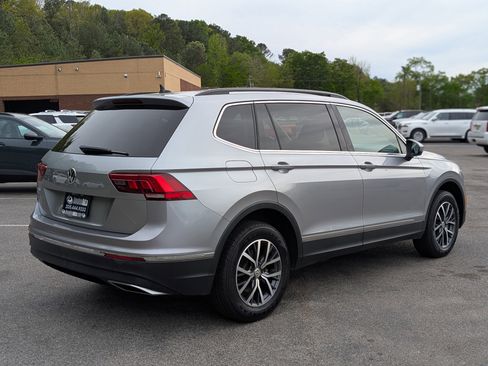Used 2020 Volkswagen Tiguan SE image 9