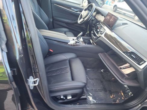 Used 2022 BMW 540i xDrive w/ Executive Package image 9