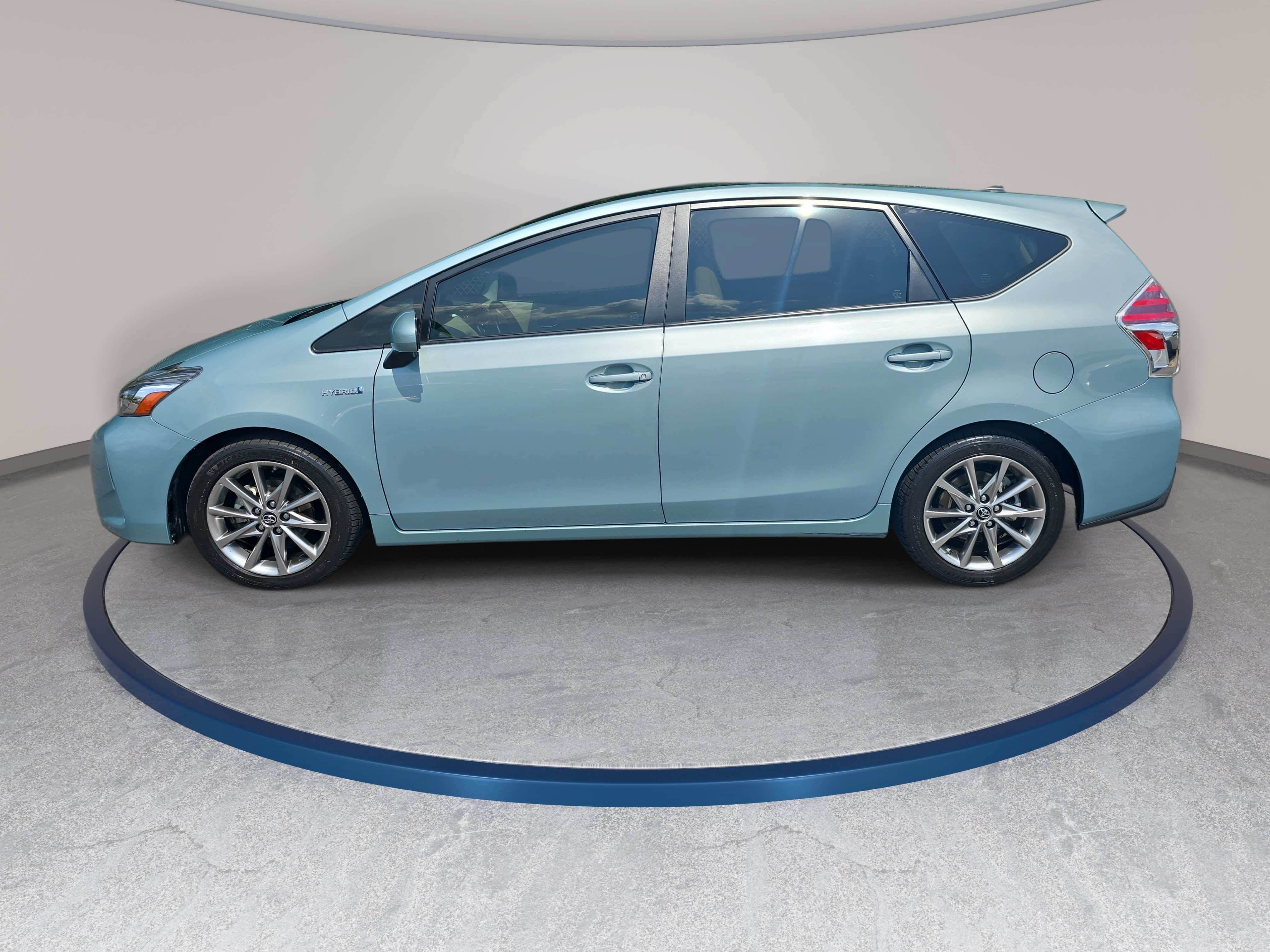 Used 2015 Toyota Prius V Five w/ Advanced Technology Package FWD image 8