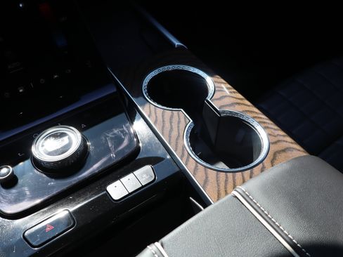 Used 2026 Cadillac Escalade Platinum Sport w/ LPO, ONYX Package image 32