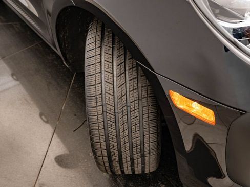 Certified 2023 Porsche Macan S AWD/4WD image 61