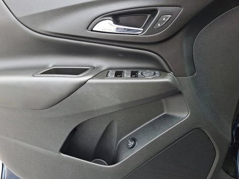 Used 2021 Chevrolet Equinox LT FWD image 12