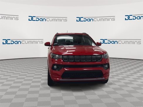 Used 2022 Jeep Compass Limited image 3