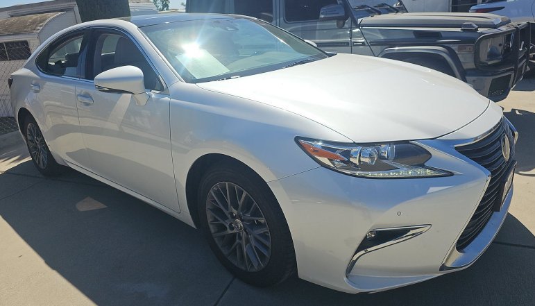 Used 2018 Lexus ES 350 w/ Navigation System Package FWD image 4