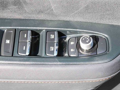 Certified 2025 Subaru Forester Touring AWD/4WD image 20