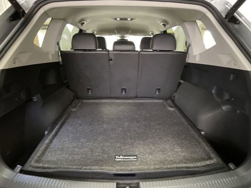 Used 2024 Volkswagen Tiguan SE image 24