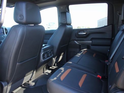 Used 2020 GMC Sierra 1500 AT4 w/ AT4 Premium Package image 5
