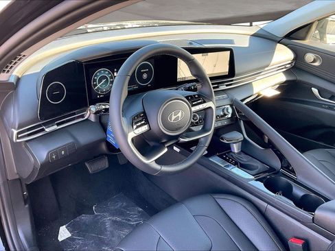 New 2026 Hyundai Elantra Limited image 7