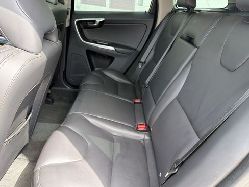 Used 2017 Volvo XC60 T6 Dynamic w/ Climate Package AWD/4WD image 22