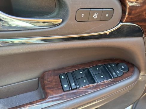 Used 2017 Buick Enclave Premium w/ Enclave Sport Touring Edition image 13