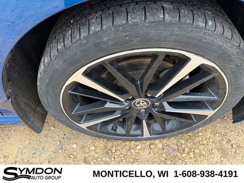 Used 2020 Toyota Camry XSE image 25