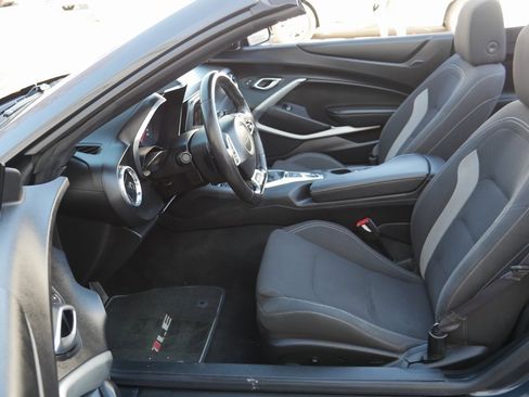 Used 2017 Chevrolet Camaro SS image 8