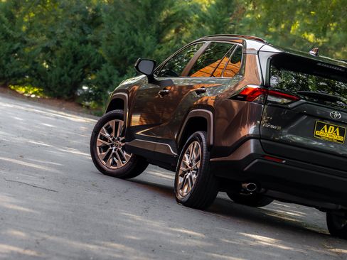 Used 2023 Toyota RAV4 XLE Premium FWD image 26