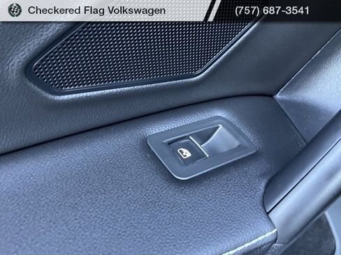 Used 2023 Volkswagen Tiguan SEL R-Line image 25