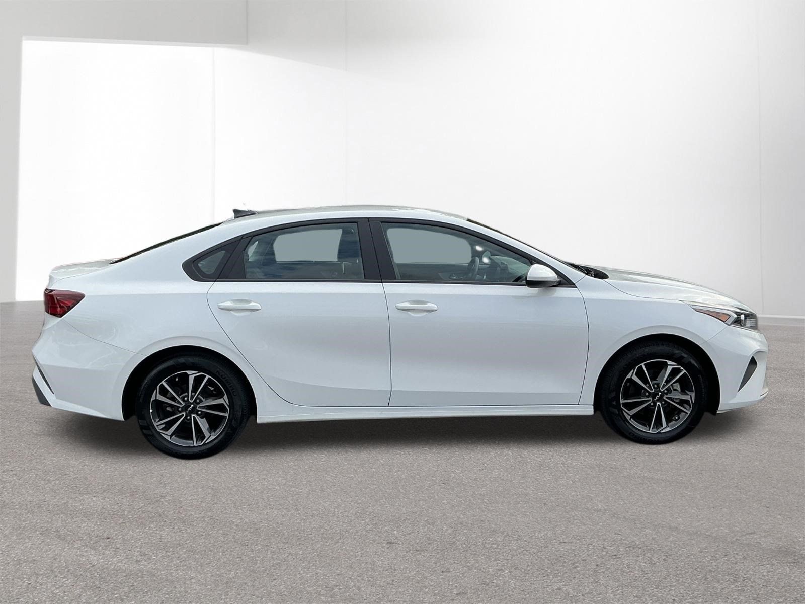 Used 2024 Kia Forte LXS FWD image 3