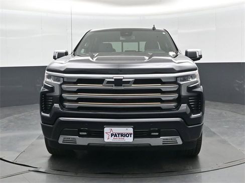 Used 2022 Chevrolet Silverado 1500 High Country w/ High Country Premium Package image 9