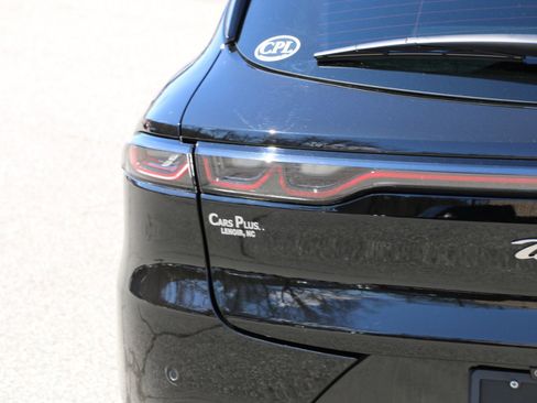 Used 2025 Alfa Romeo Tonale image 6