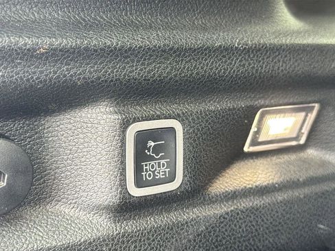 Used 2021 Jeep Grand Cherokee L Limited image 28