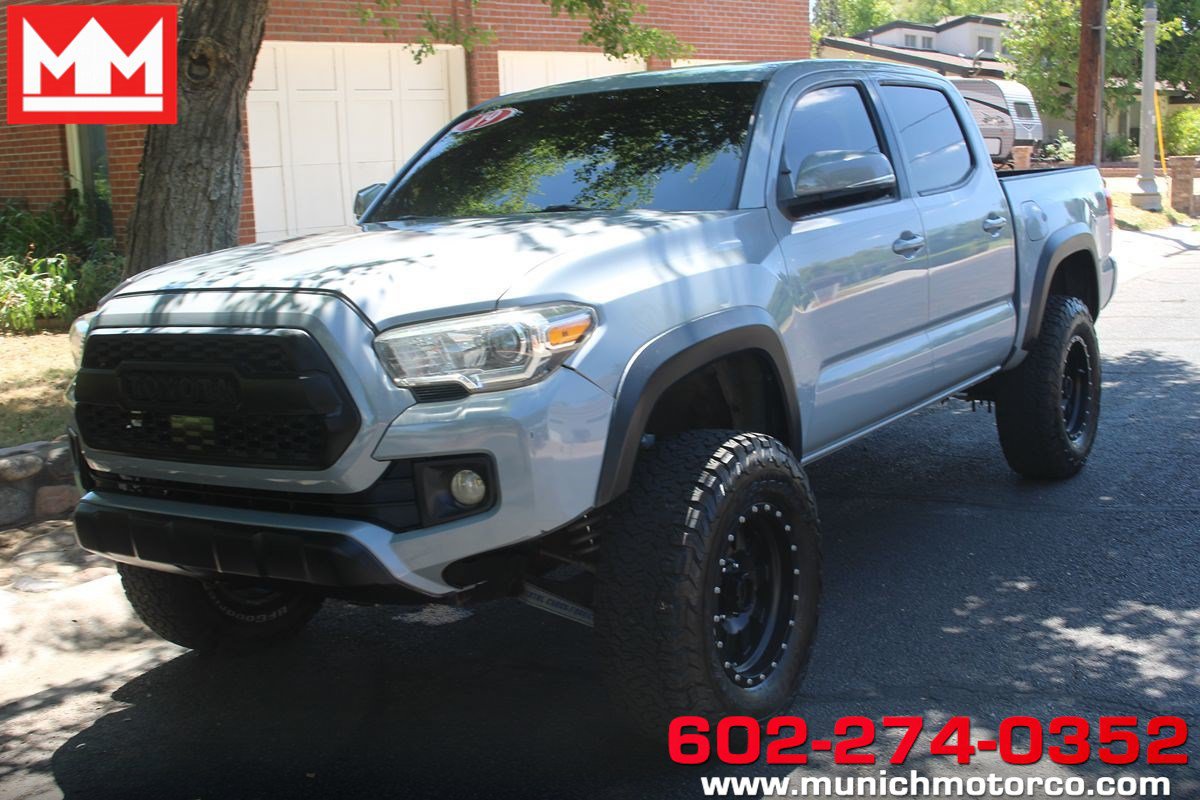 Used 2019 Toyota Tacoma TRD Off-Road AWD/4WD image 1