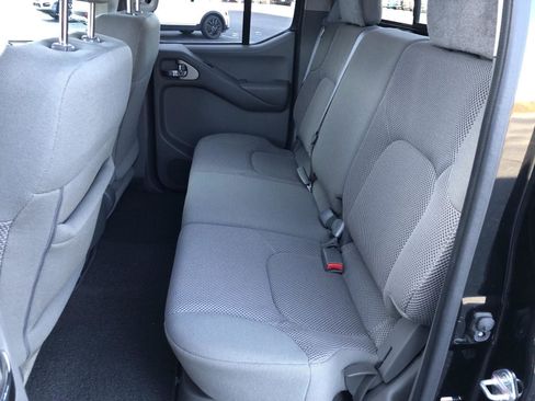 Used 2021 Nissan Frontier SV image 21