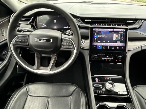 Certified 2022 Jeep Grand Cherokee Limited 4xe w/ Luxury Tech Group II image 22