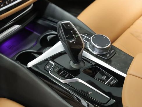 Used 2023 BMW 540i w/ Convenience Package image 28