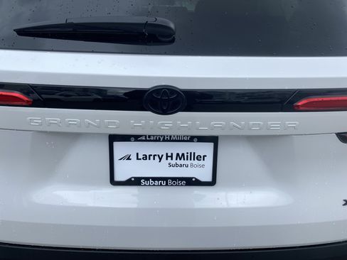 Used 2024 Toyota Grand Highlander XLE image 26