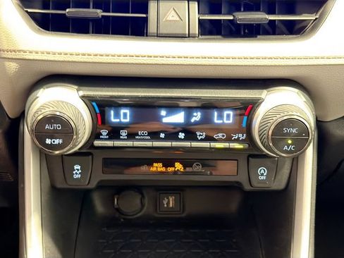 Used 2023 Toyota RAV4 XLE AWD/4WD image 13