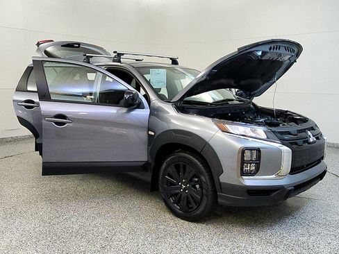 Used 2025 Mitsubishi Outlander Sport AWD image 9