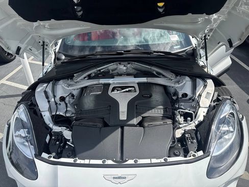 Used 2021 Aston Martin DBX AWD/4WD image 18