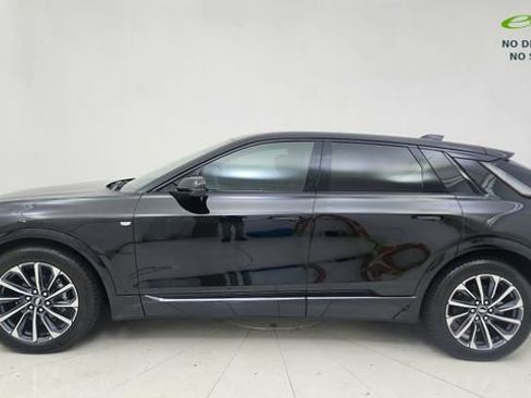 Used 2025 Cadillac Lyriq Sport AWD/4WD image 4
